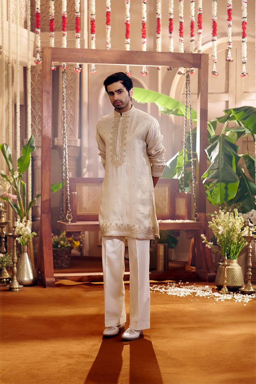 Zar-e-Ivory Kurta Set