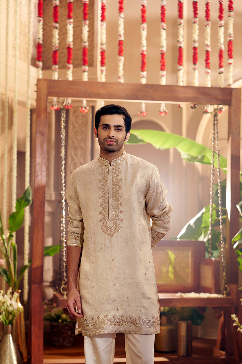 Zar-e-Ivory Kurta Set