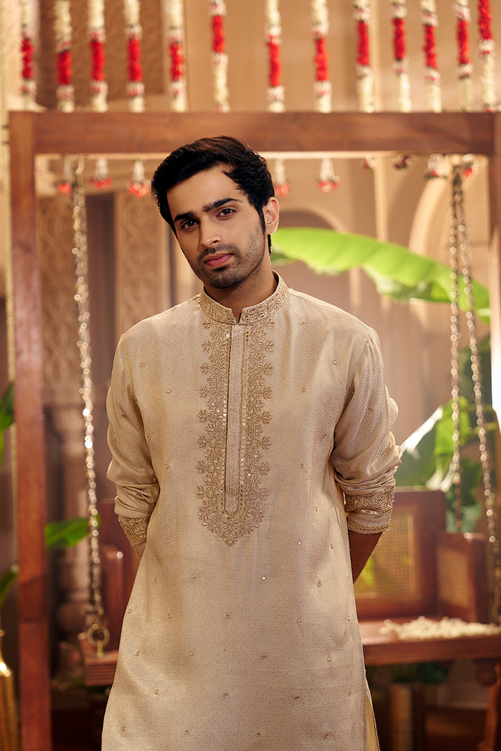 Zar-e-Ivory Kurta Set