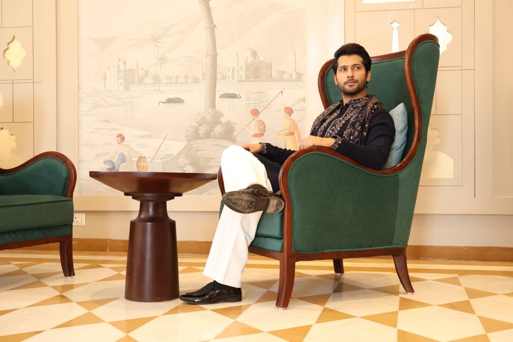 Midnight Heritage Kurta Set with Embroidered Stole