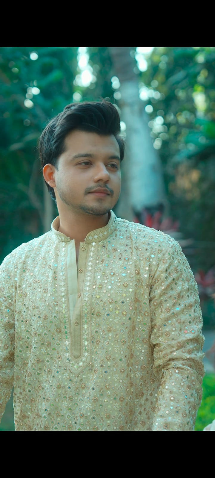 THE ROYAL GLOW KURTA SET